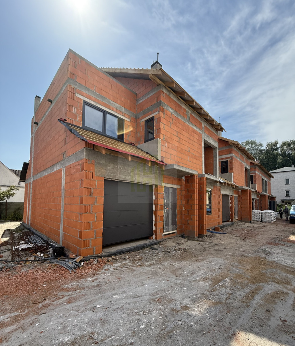 Segment 140m² z tarasem i garażem – Zielonka