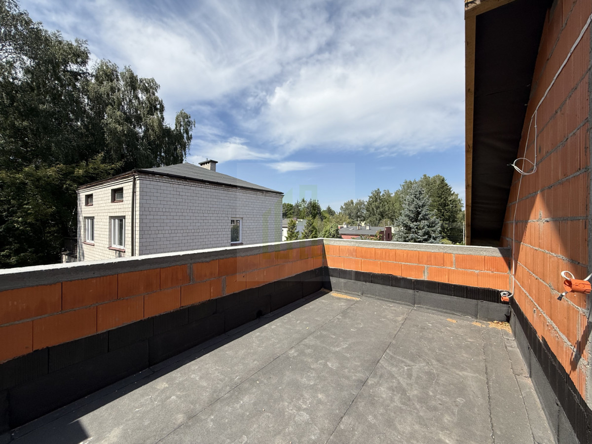 Segment 140m² z tarasem i garażem – Zielonka