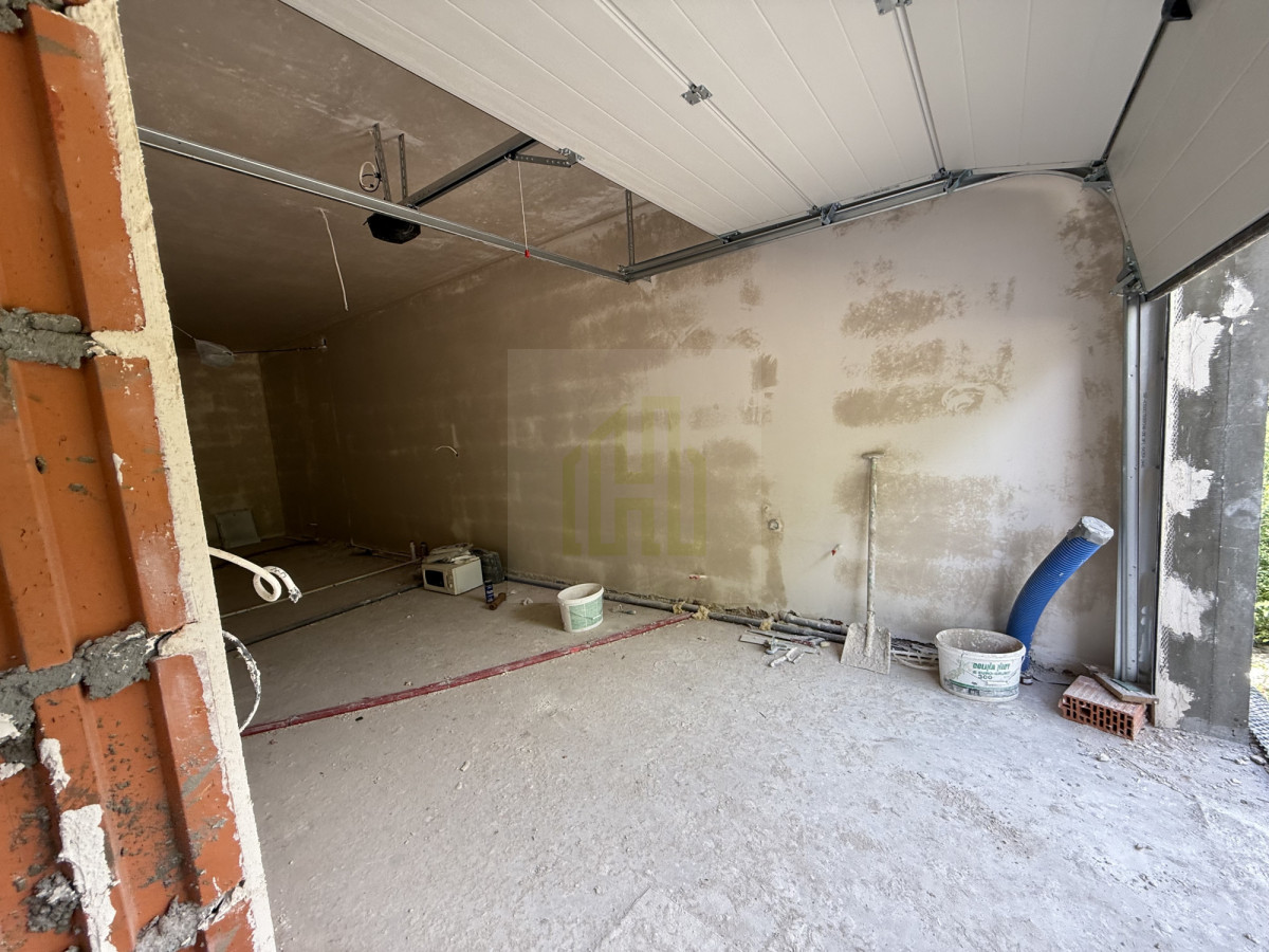 Segment 140m² z tarasem i garażem – Zielonka