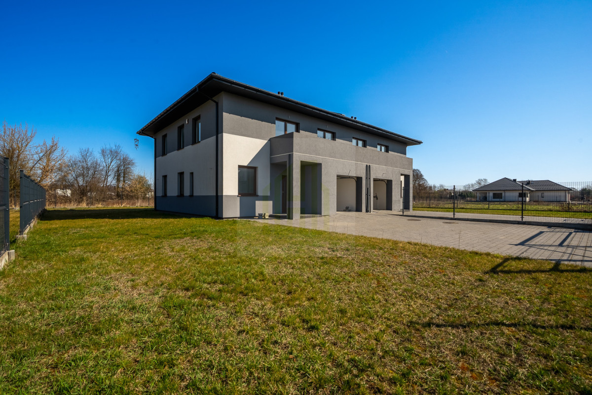 Przestronny blizniak w spokojnej okolicy