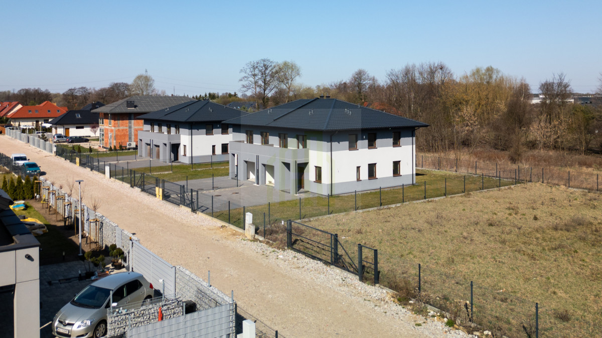 Przestronny blizniak w spokojnej okolicy