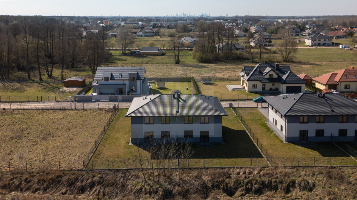 Przestronny blizniak w spokojnej okolicy