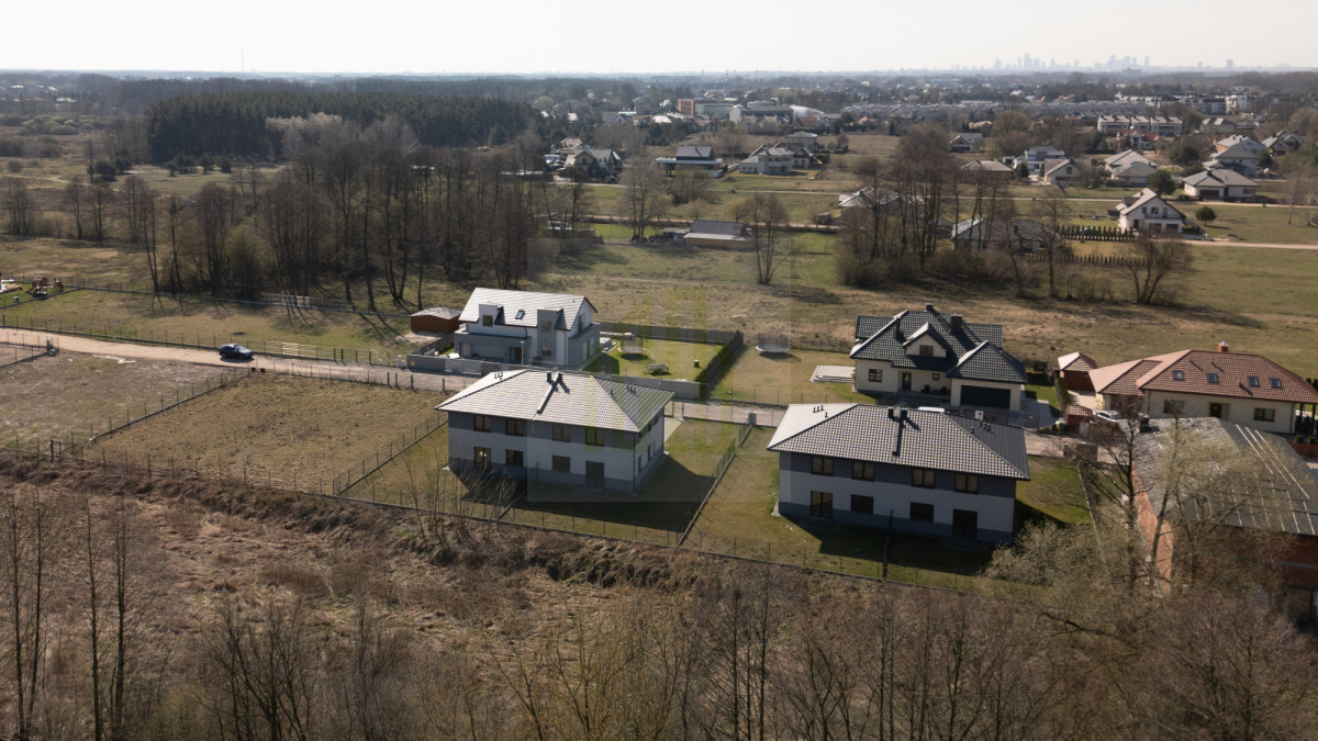Przestronny blizniak w spokojnej okolicy