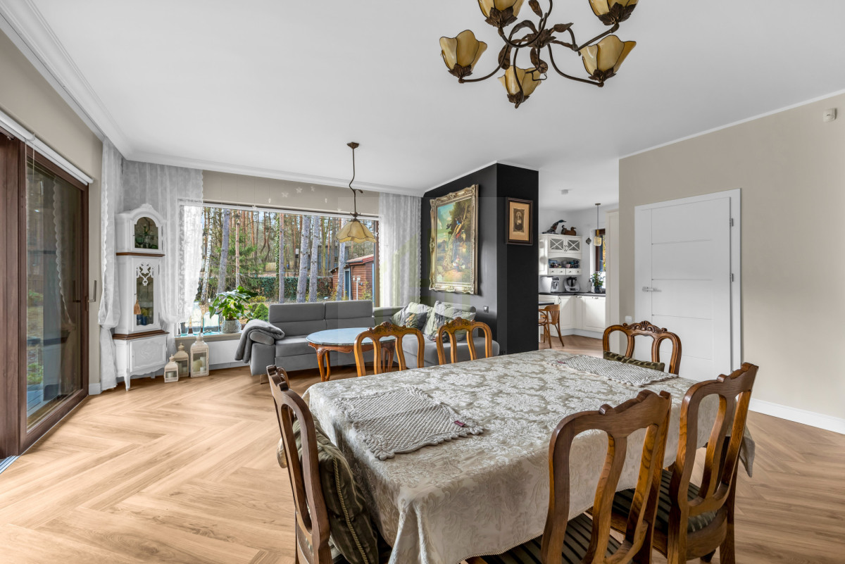 Nowoczesny dom 168,89 m² – cisza, las i przestrzeń