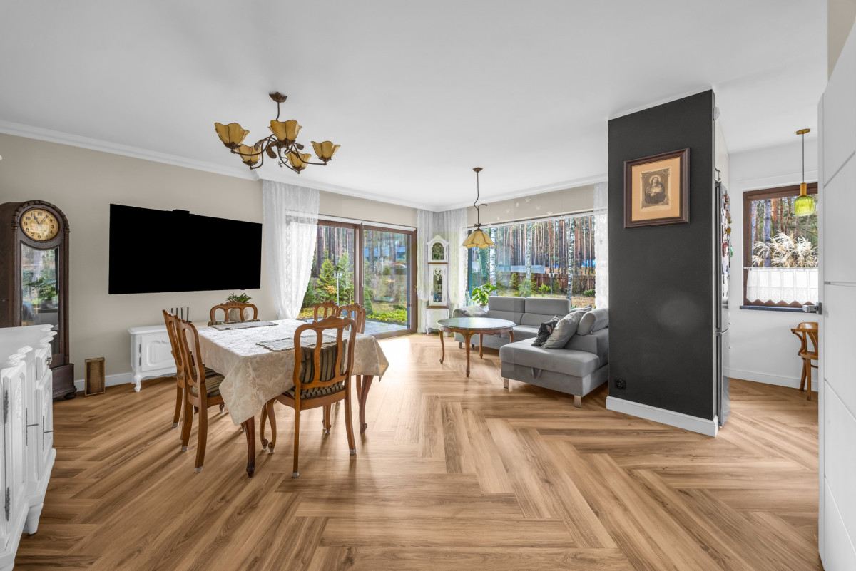 Nowoczesny dom 168,89 m² – cisza, las i przestrzeń