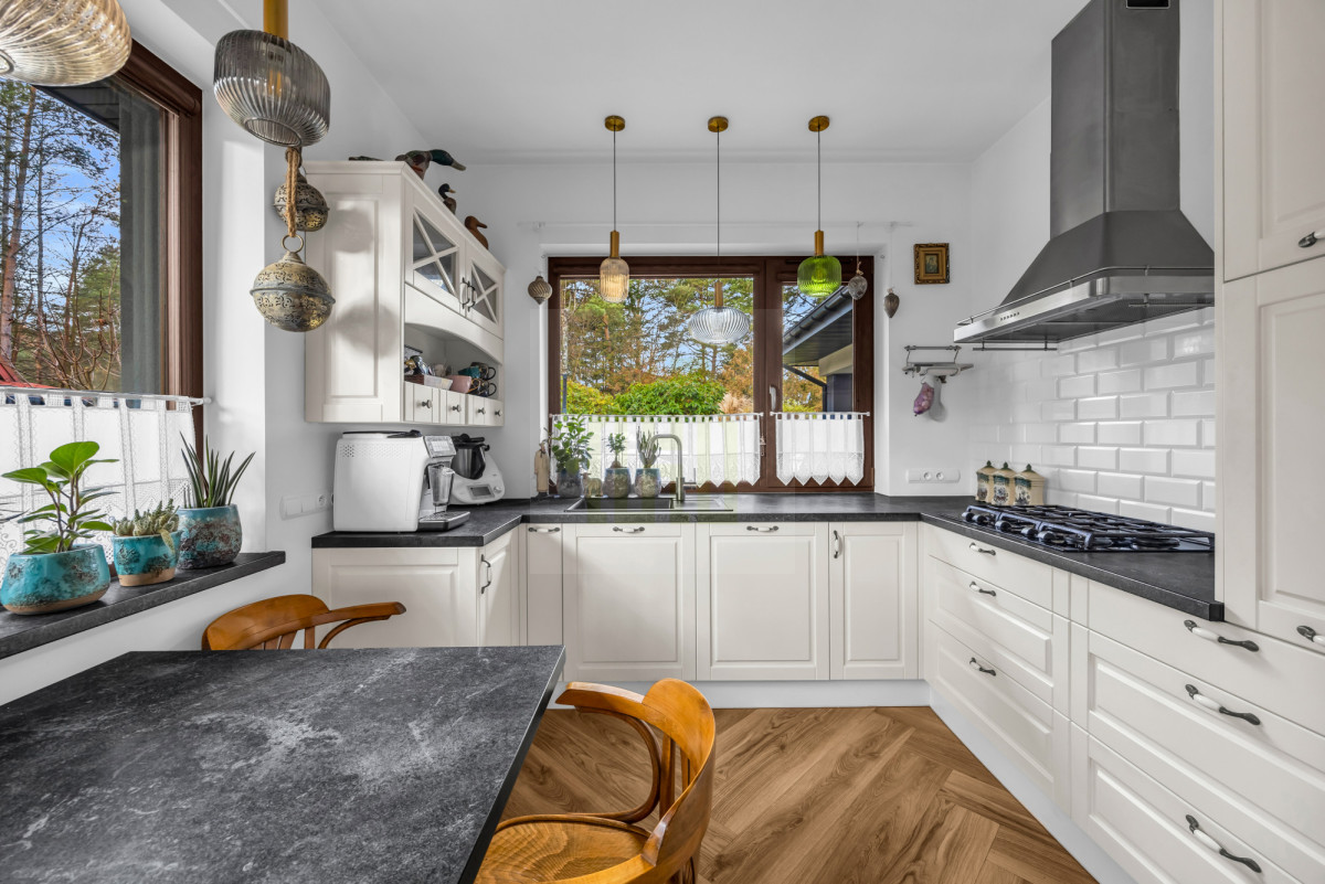 Nowoczesny dom 168,89 m² – cisza, las i przestrzeń