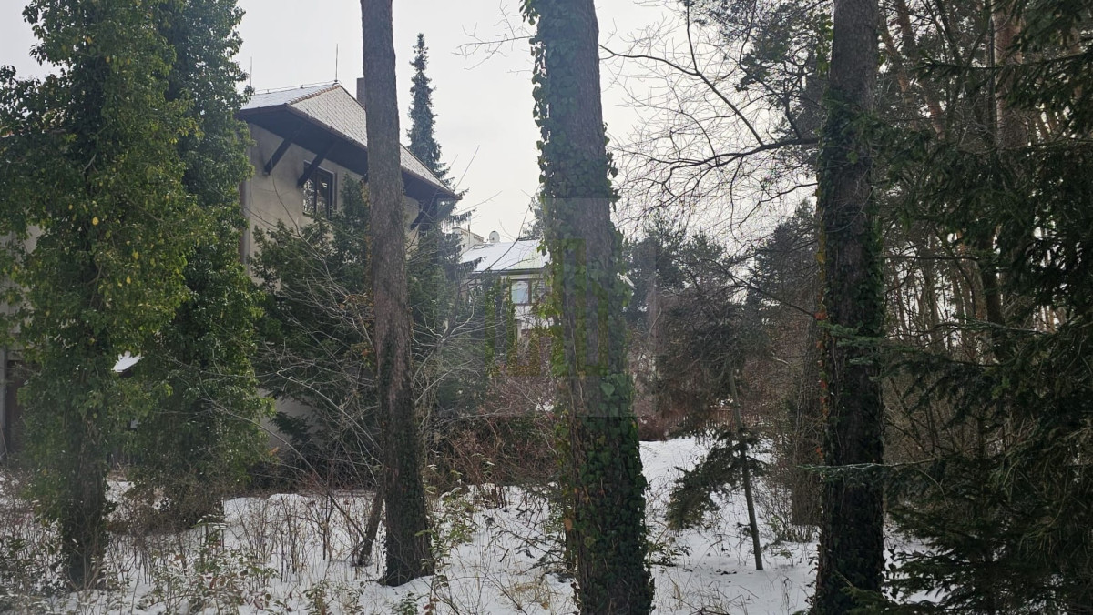 Dom z dużą działką  i szybkim dostępem do Warszawy