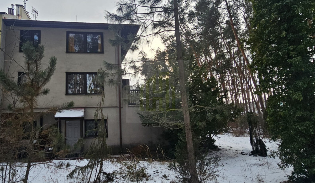 Dom z dużą działką  i szybkim dostępem do Warszawy