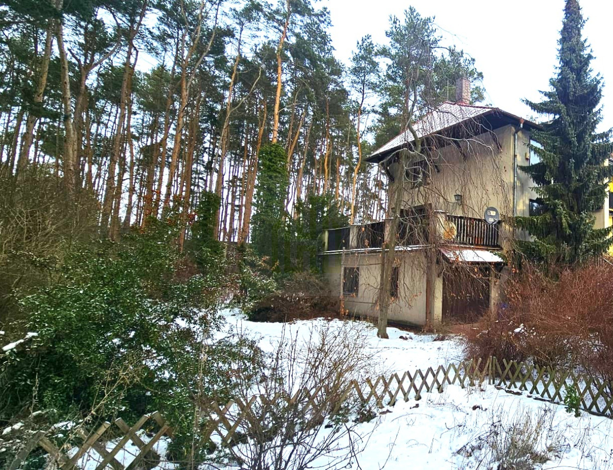 Dom z dużą działką  i szybkim dostępem do Warszawy