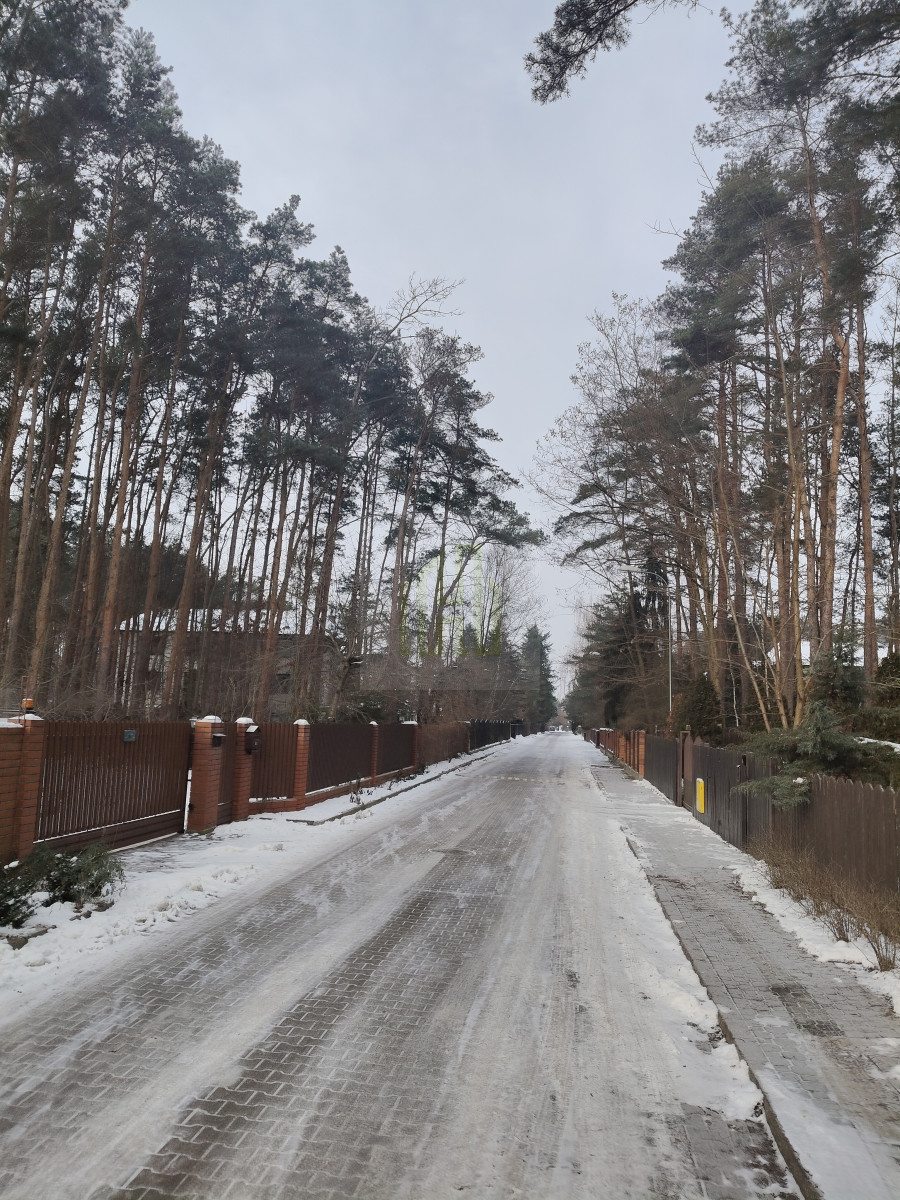 Dom z dużą działką  i szybkim dostępem do Warszawy