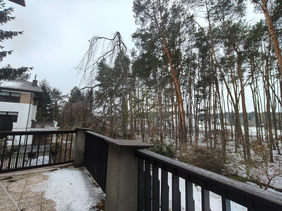 Dom z dużą działką  i szybkim dostępem do Warszawy