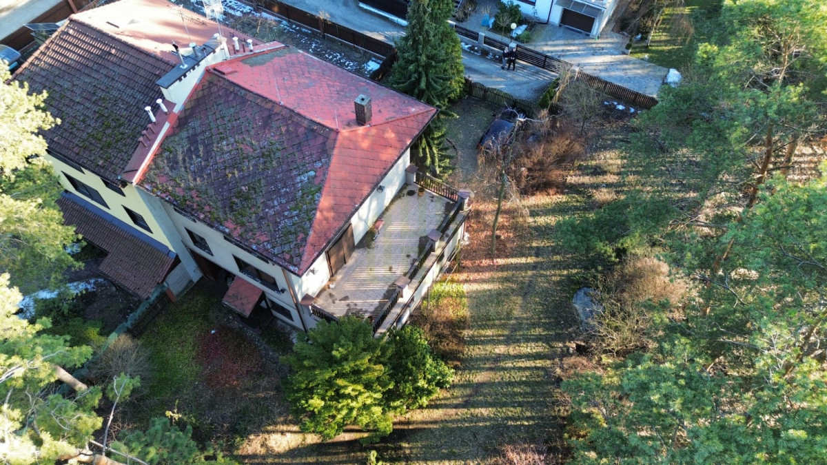 Dom z dużą działką  i szybkim dostępem do Warszawy