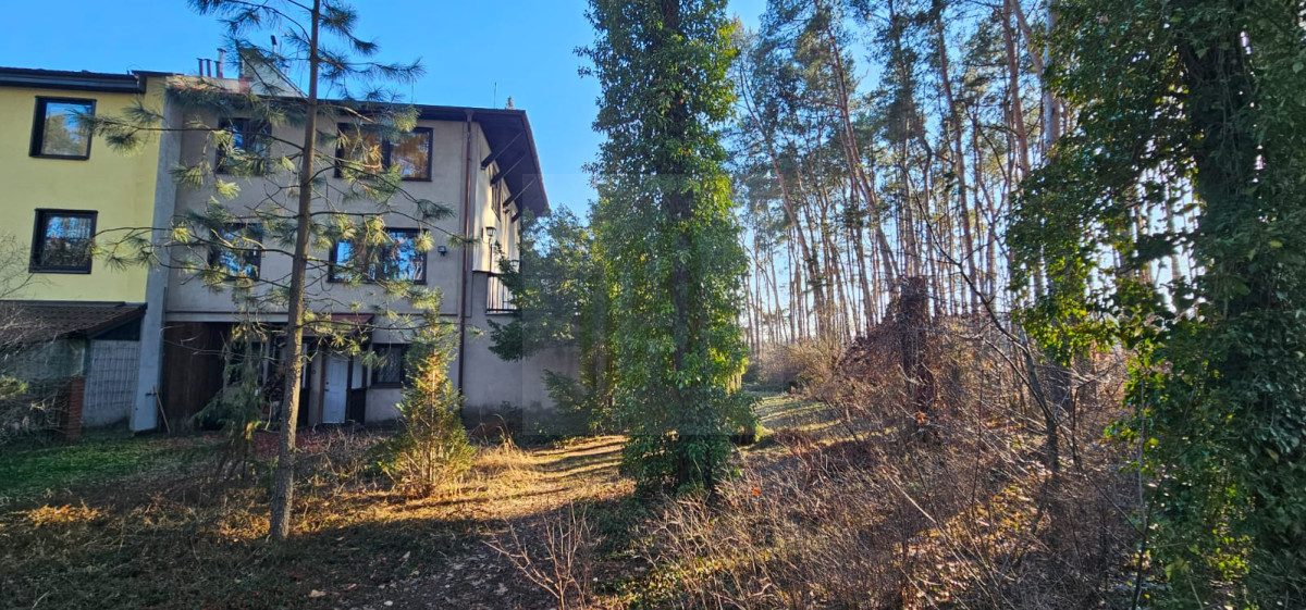 Dom z dużą działką  i szybkim dostępem do Warszawy