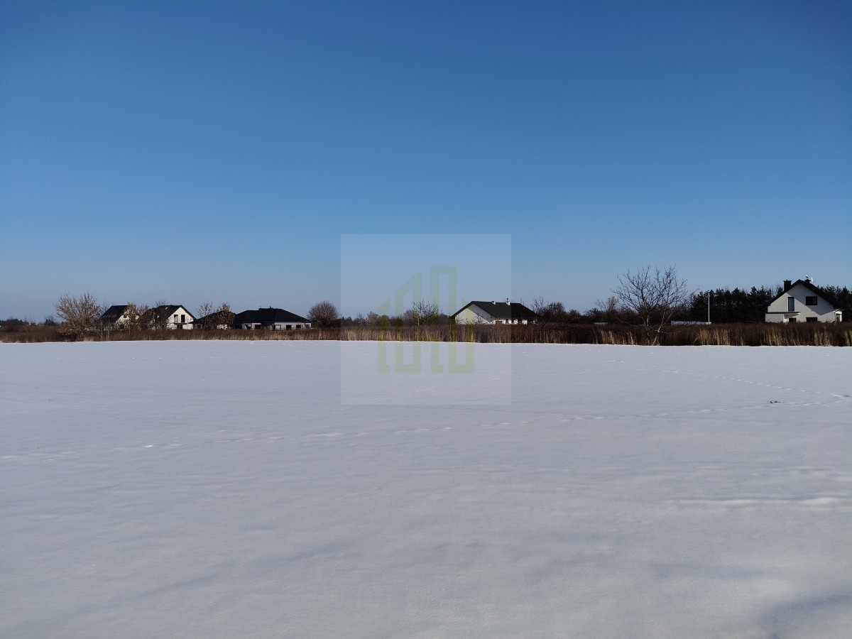 3 działki, media, lokalizacja