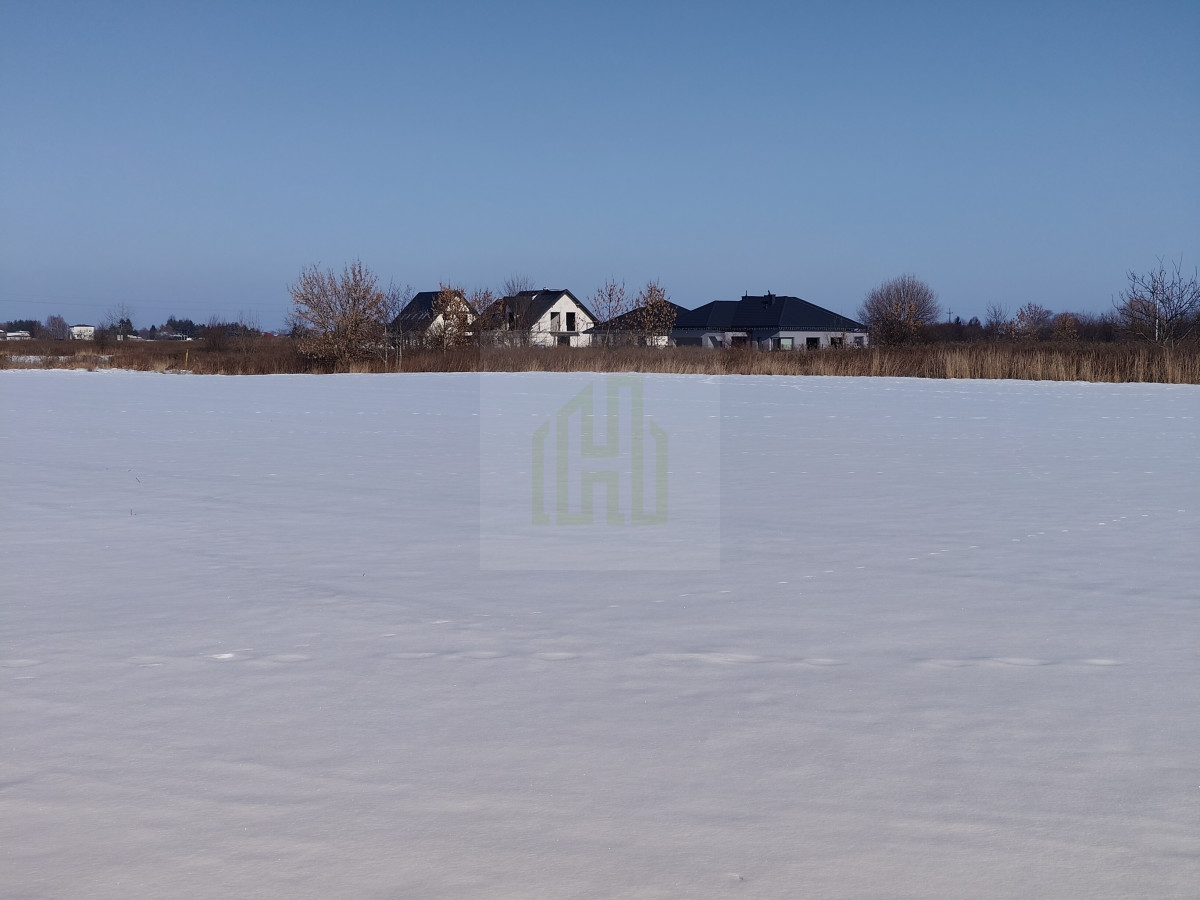 3 działki, media, lokalizacja