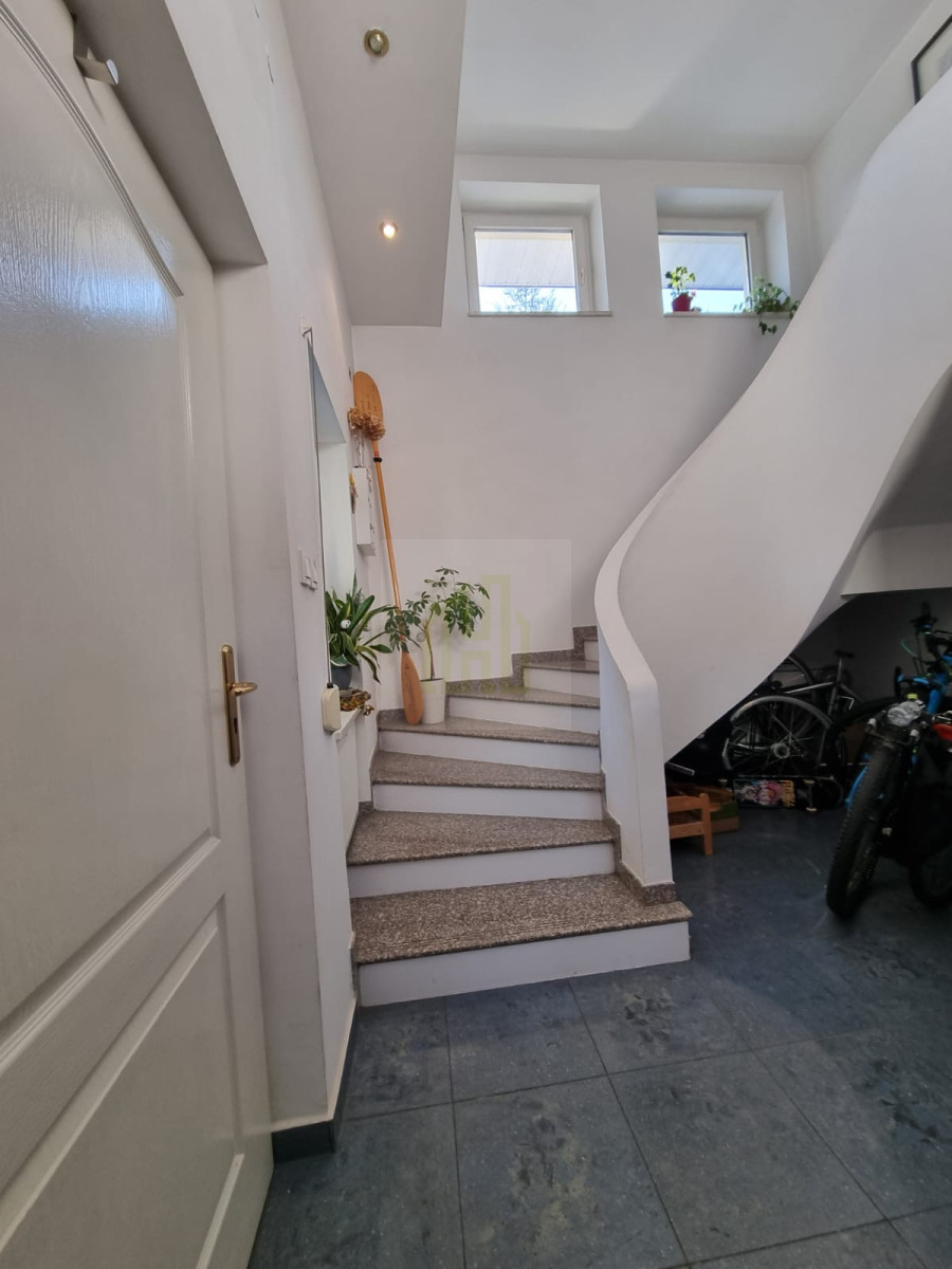 4- pokojowe mieszkanie w domu wolnostojącym