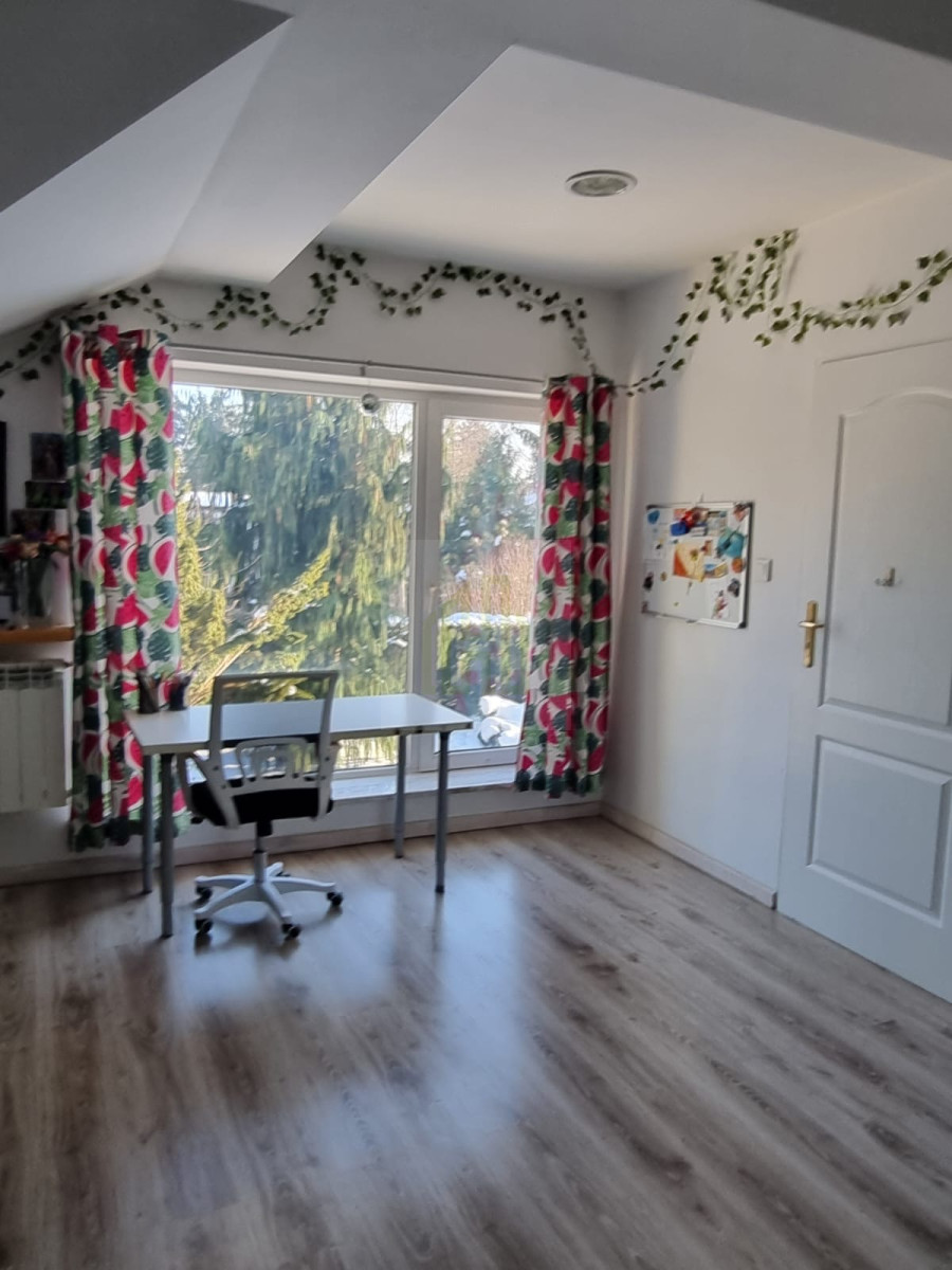 4- pokojowe mieszkanie w domu wolnostojącym