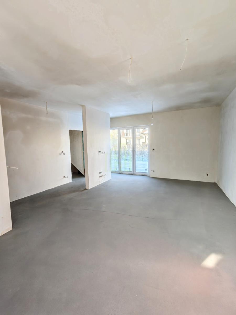 Segment 113m2 z garażem i ogródkiem – Zielonka