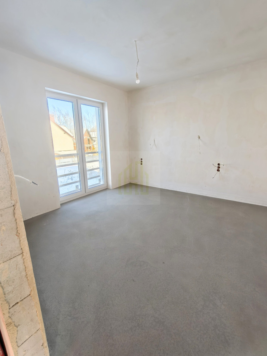 Segment 113m2 z garażem i ogródkiem – Zielonka