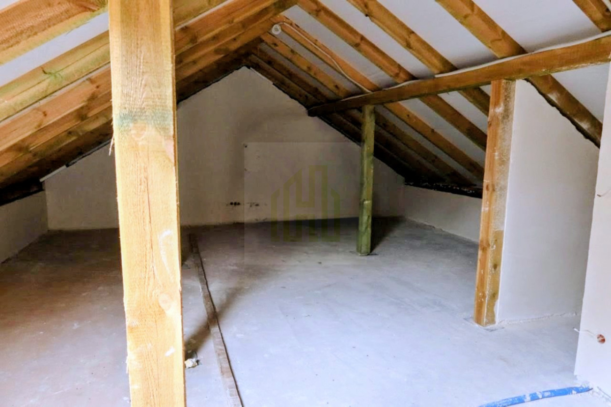 Segment 113m2 z garażem i ogródkiem – Zielonka