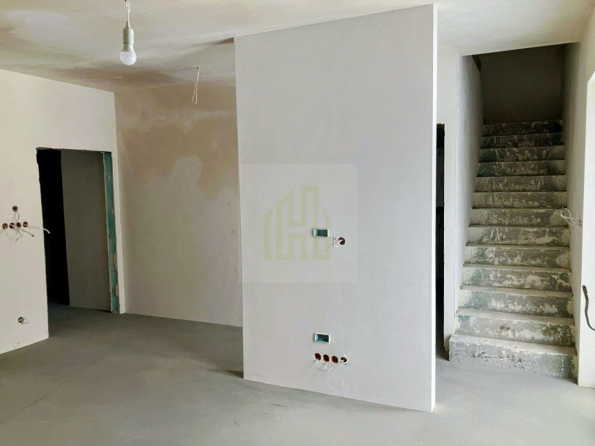 Segment 113m2 z garażem i ogródkiem – Zielonka