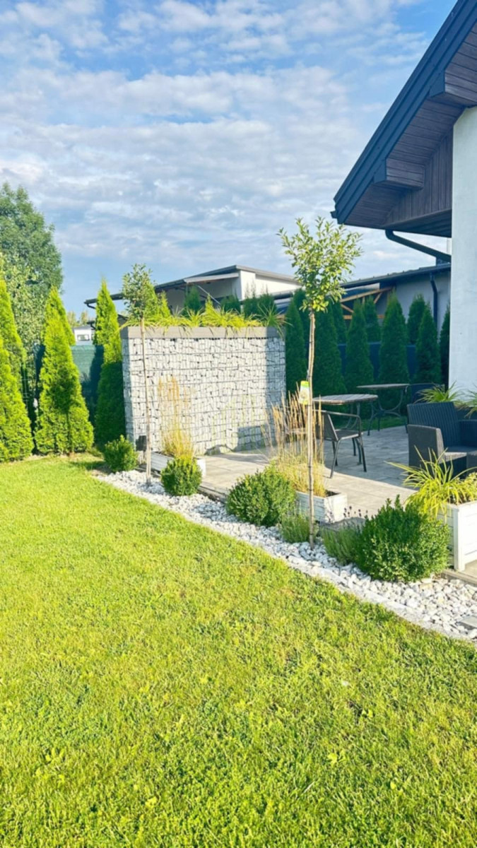 Piękny dom z bajecznym ogrodem w Błoniu