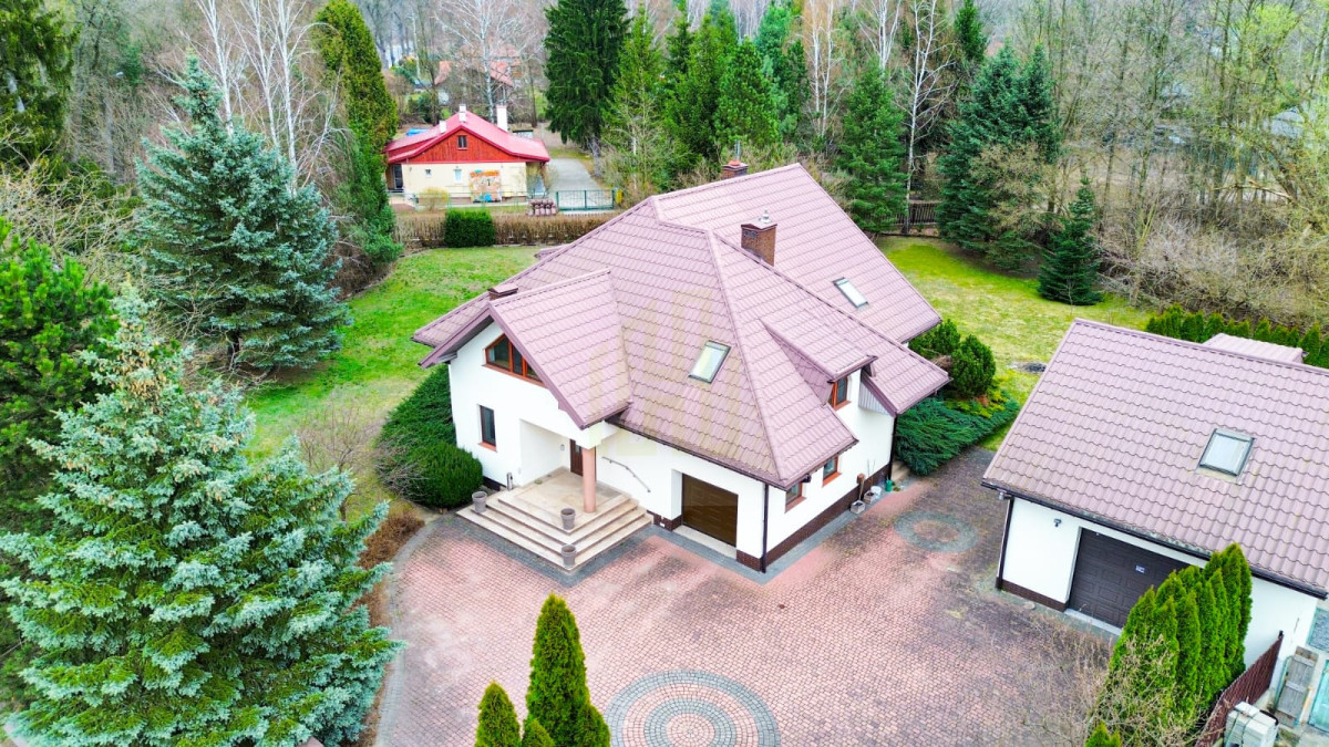 Wolnostojący dom z ogrodem – 20 min od Warszawy!