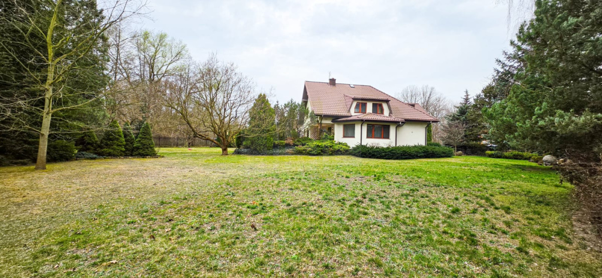 Wolnostojący dom z ogrodem – 20 min od Warszawy!