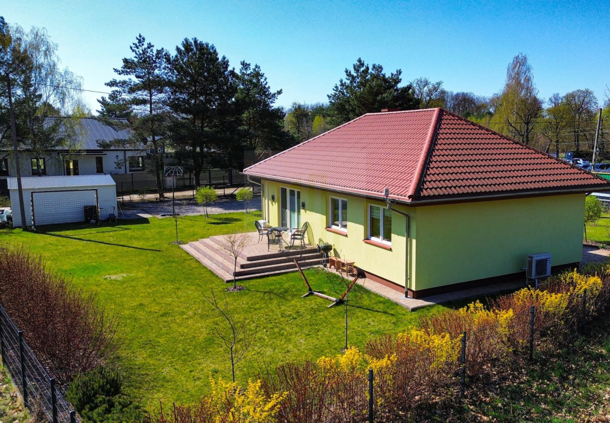 Dom jednorodzinny w cenie segmentu – duża działka