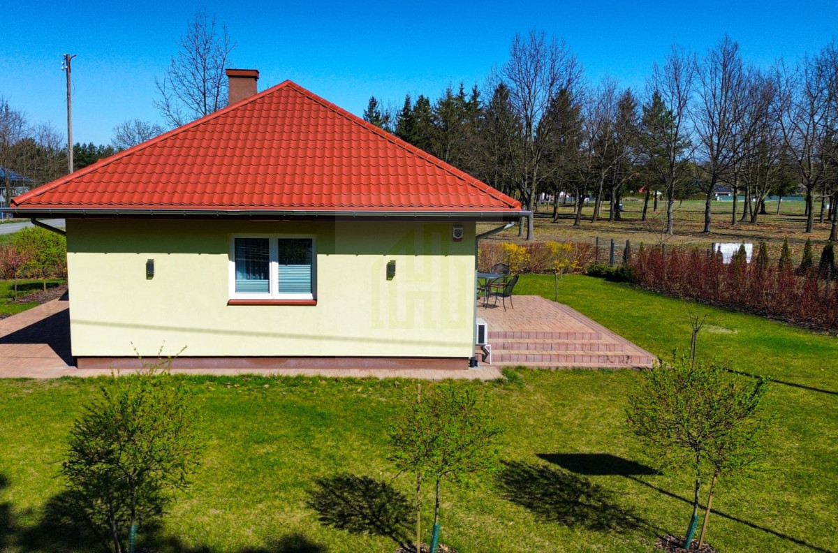 Dom jednorodzinny w cenie segmentu – duża działka