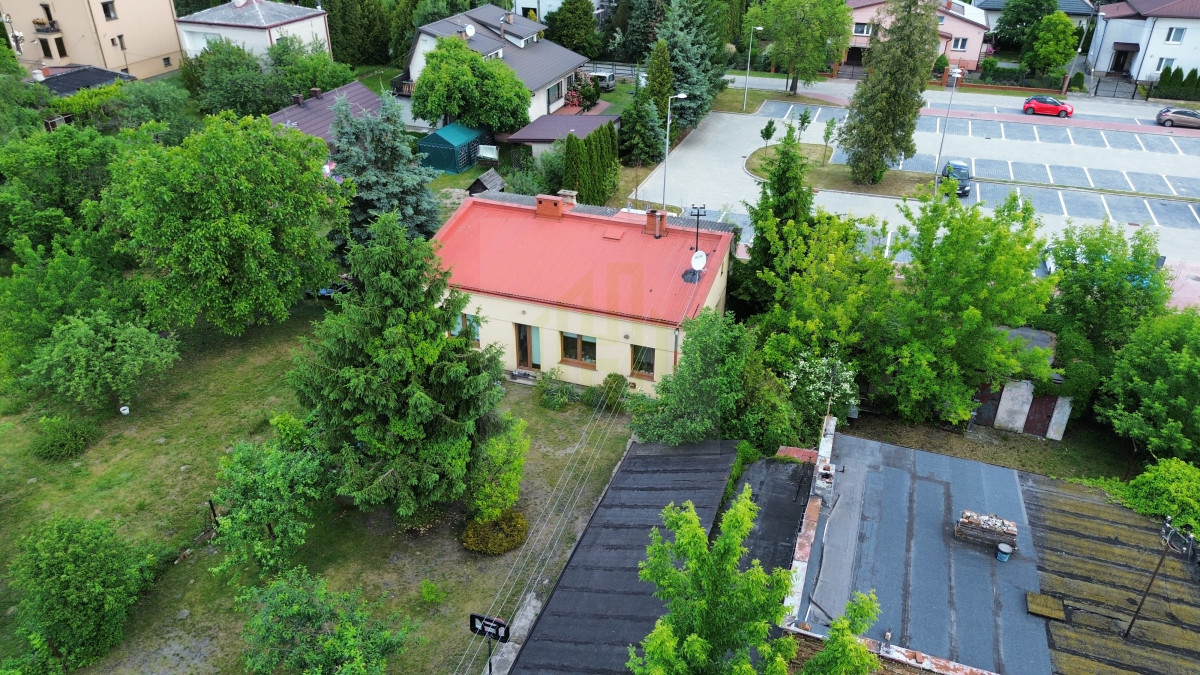MAŁY DOMEK Z OGRODEM BLISKO PKP