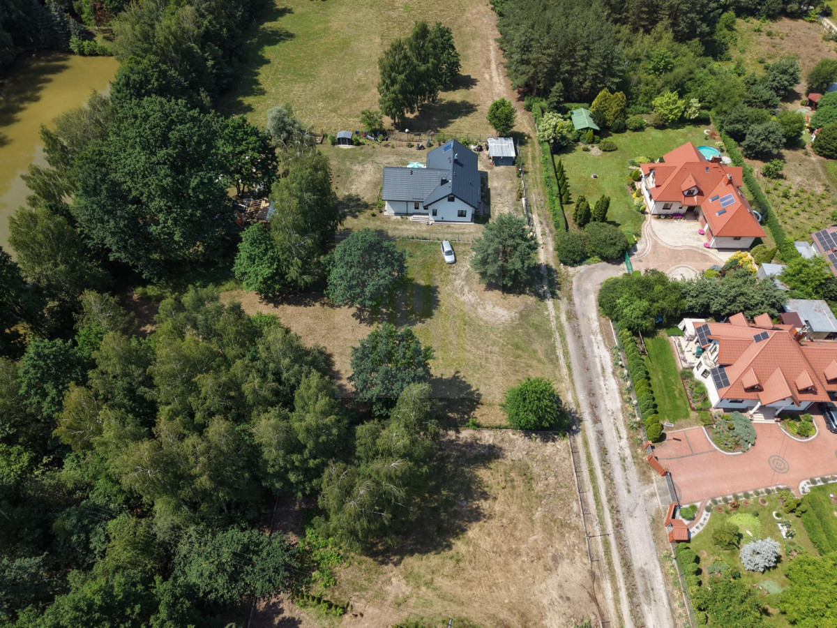 Działka budowlana blisko Grodziska, cisza i las