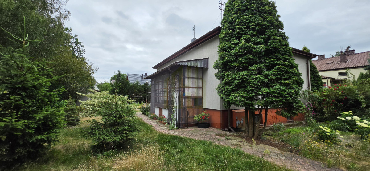 Dom 350 m od WKD Piaskowa, 1000 m2 działka