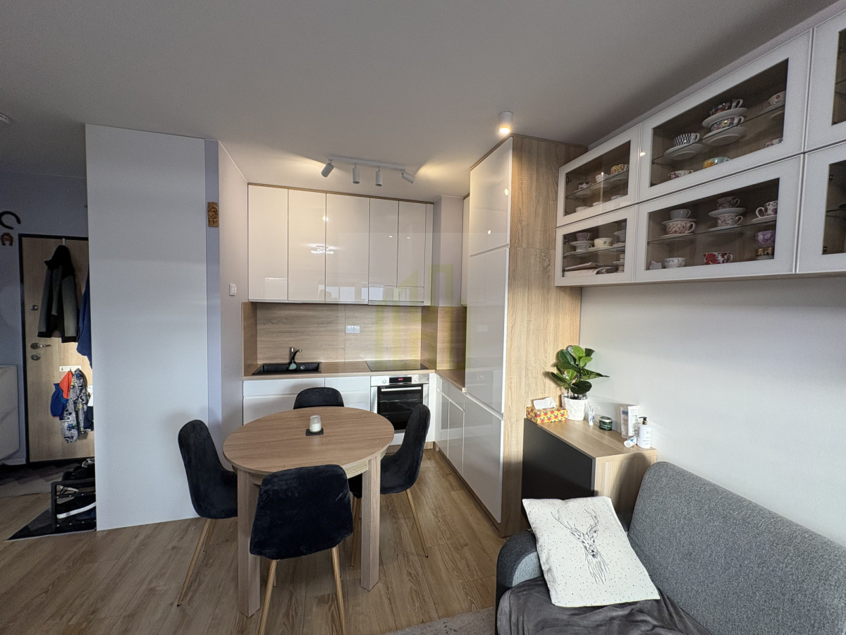 2 pokoje | 33 m² | Garaż + komórka