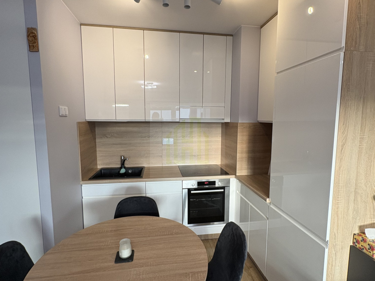 2 pokoje | 33 m² | Garaż + komórka