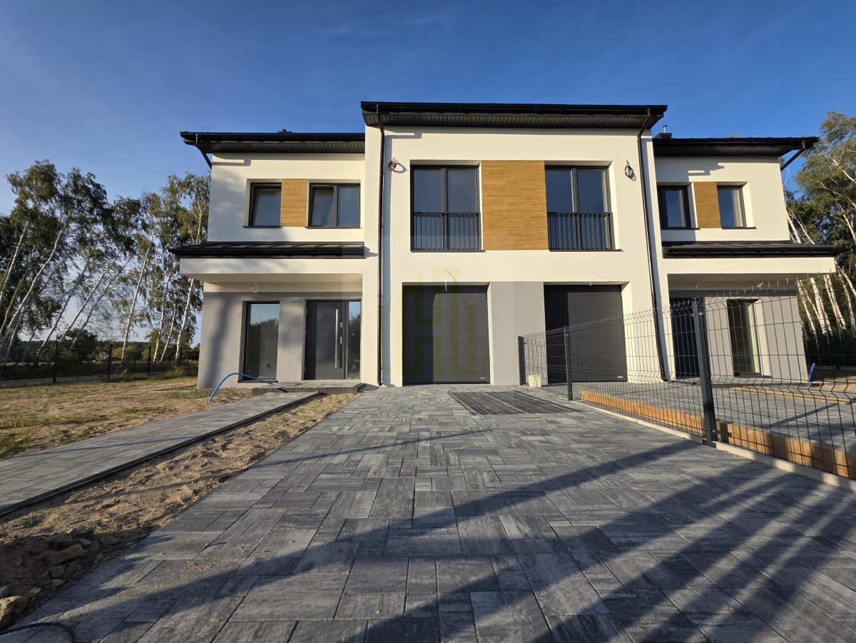 Przytulny dom w otoczeniu lasu z dużą działką.