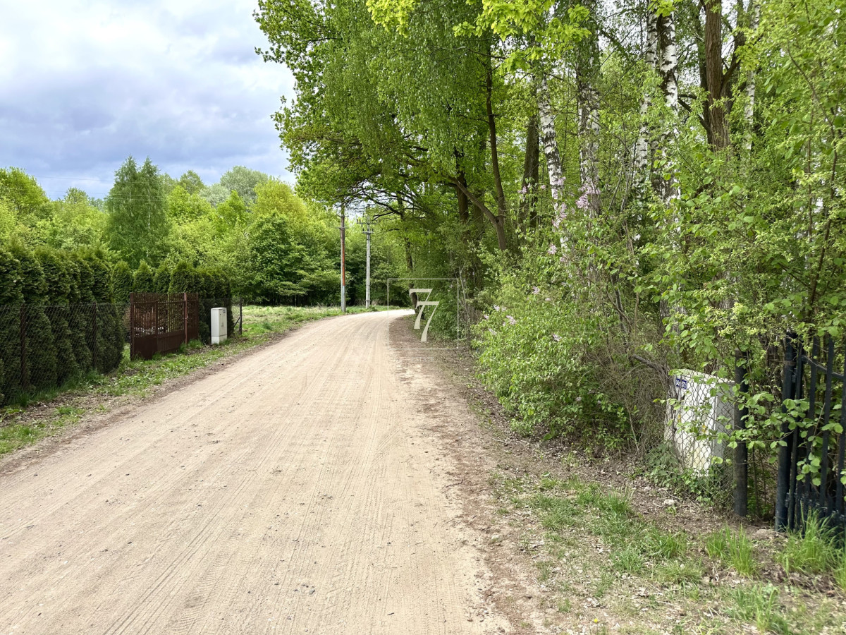 Działka na sprzedaż