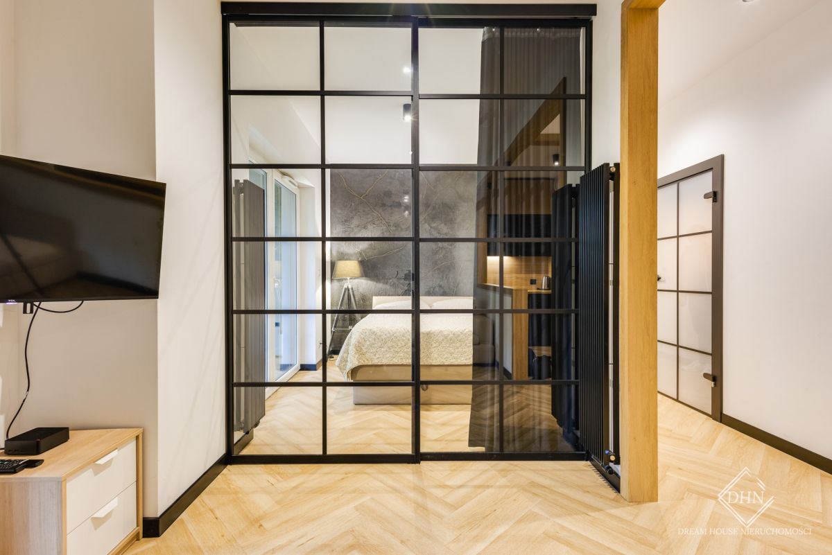 Loftowa kawalerka z miejscem parkingowym CENTRUM