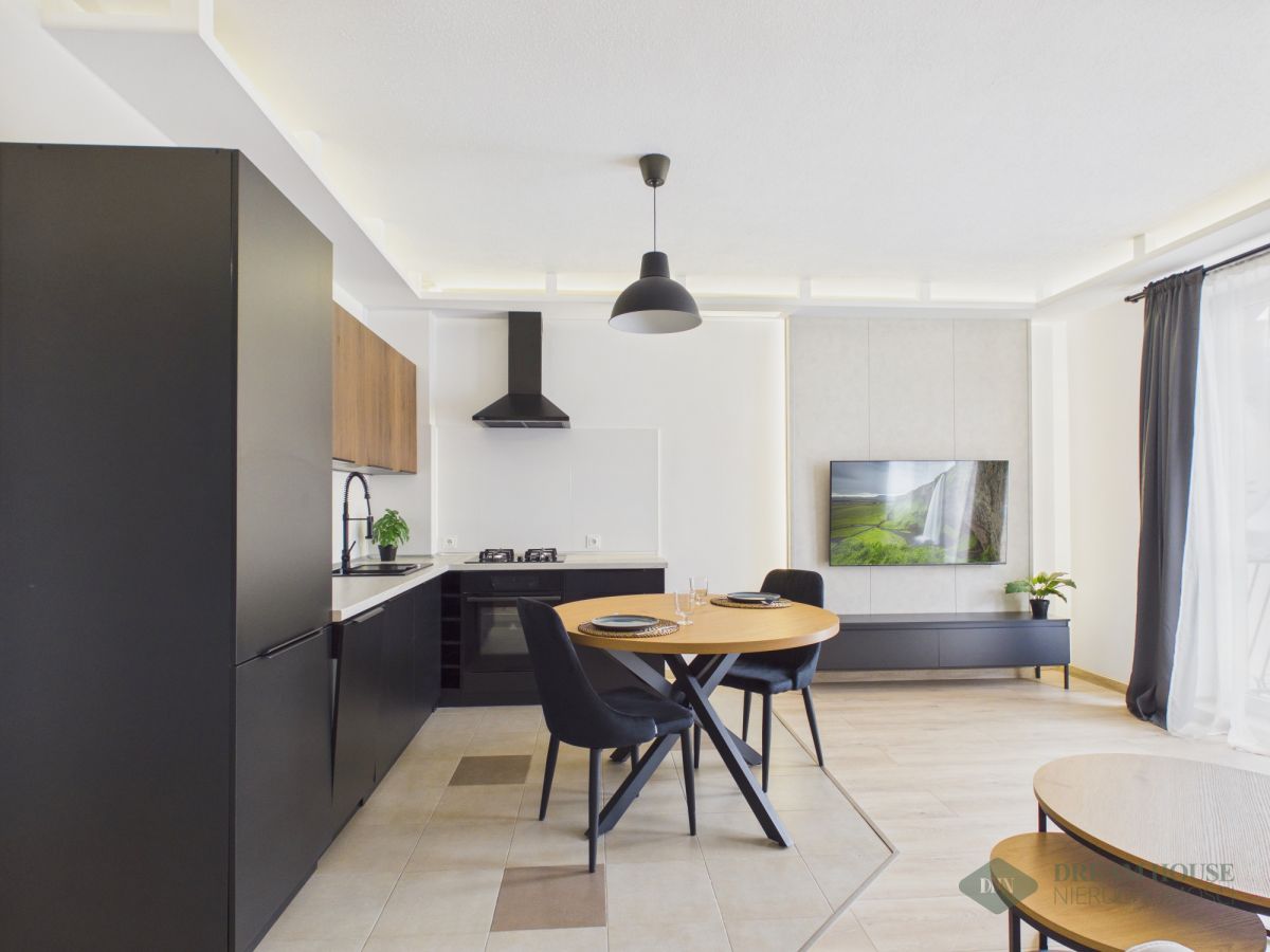 Dwupokojowe po generalnym remoncie z wyposażeniem