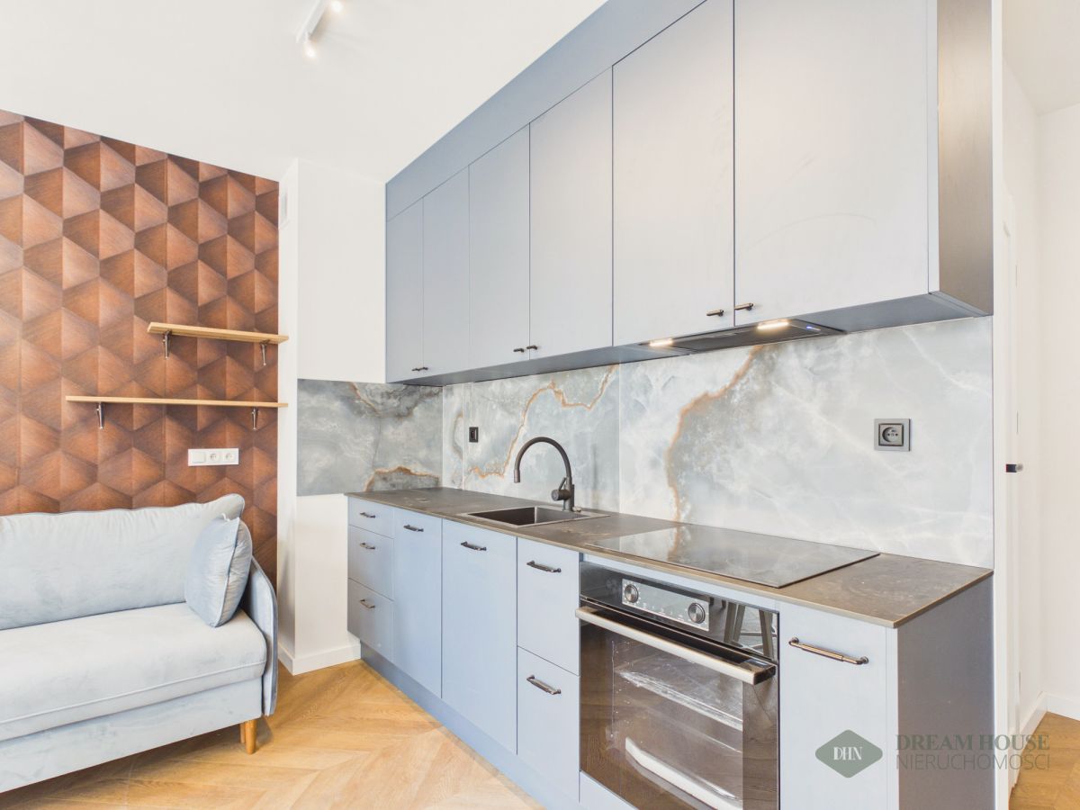 Kawalerka/miejsce/do zamieszkania/urządzona/balkon, zdjęcie 9