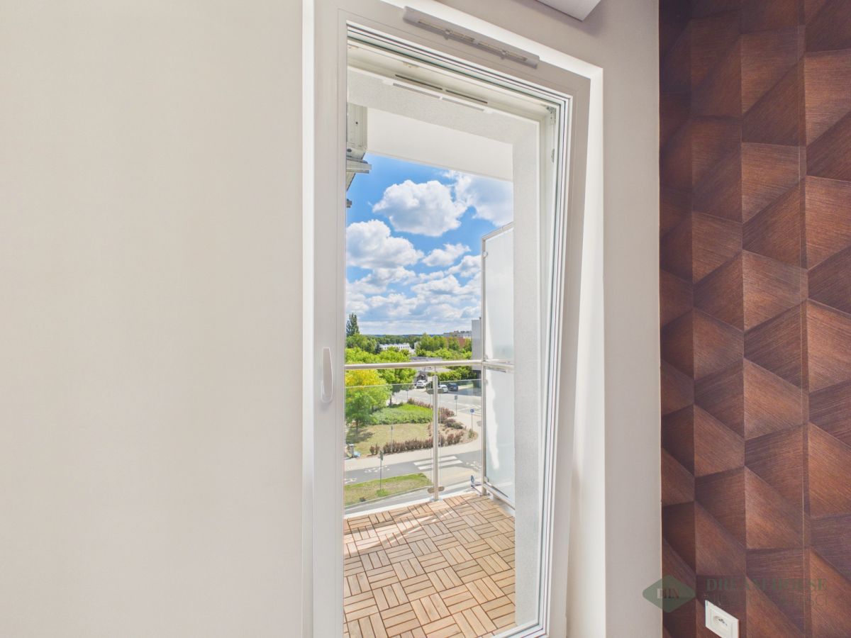 Kawalerka/miejsce/do zamieszkania/urządzona/balkon, zdjęcie 6