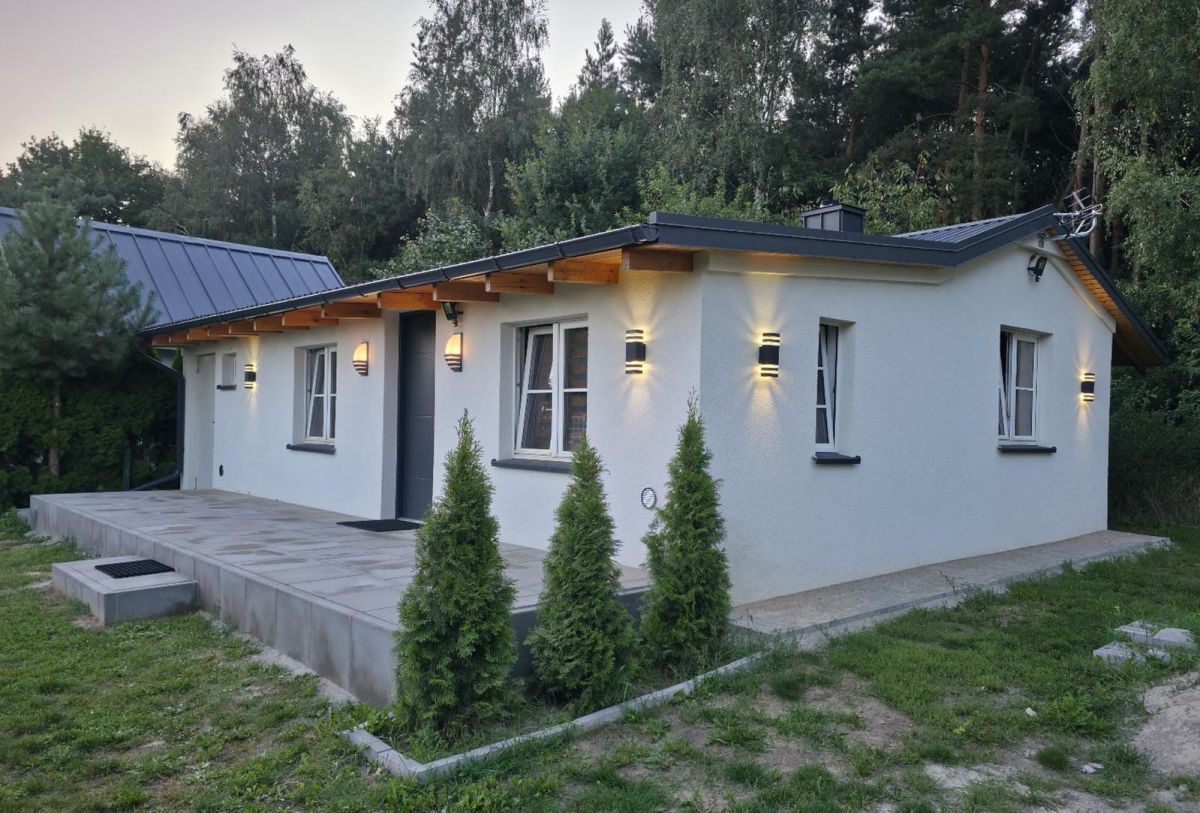 Całoroczny domek na zadbanej działce 730 m², zdjęcie 1