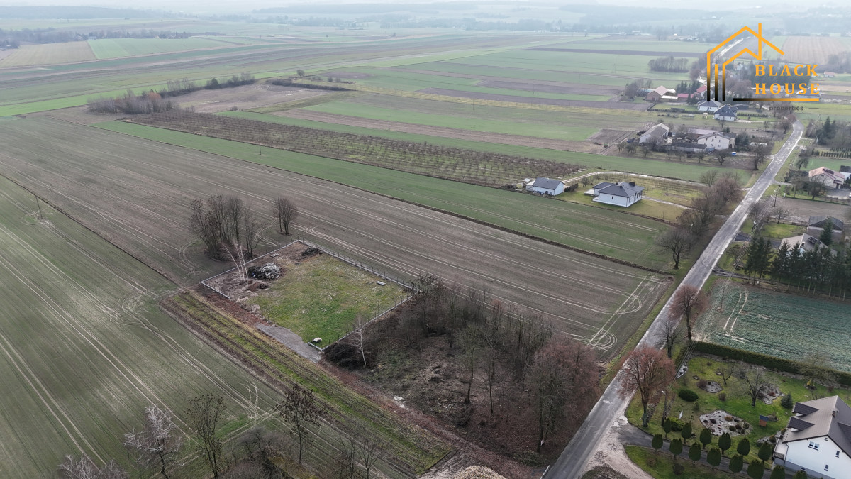 Działka na sprzedaż