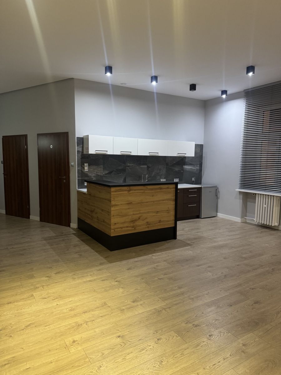 Komercyjny na wynajem