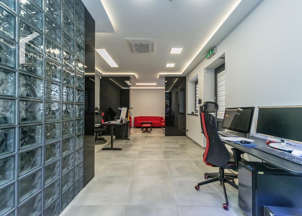 Komercyjny na sprzedaż