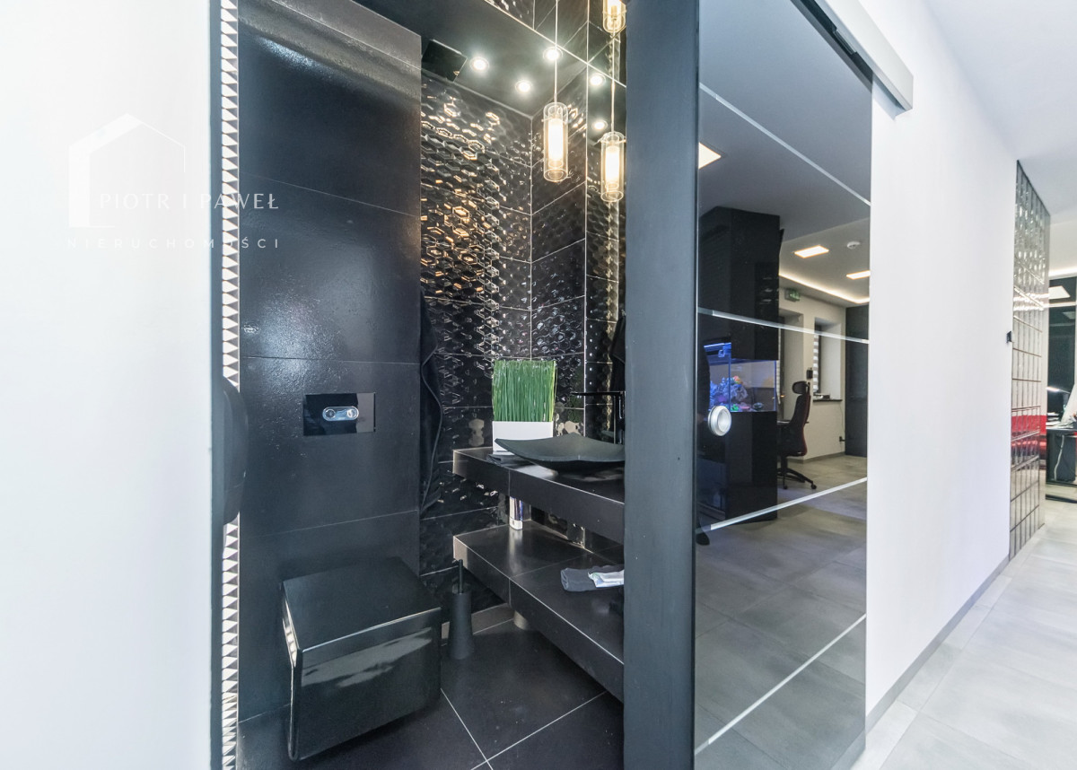 Komercyjny na sprzedaż