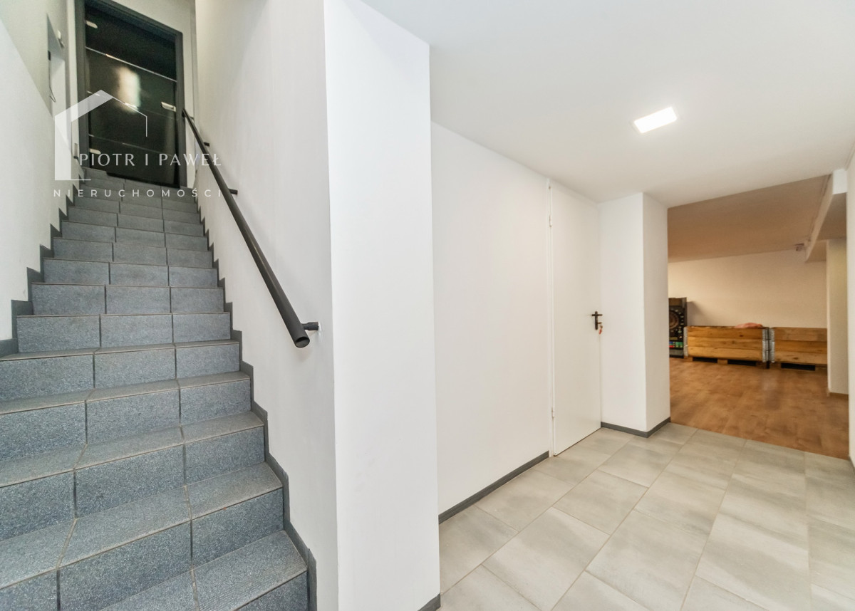 Komercyjny na sprzedaż