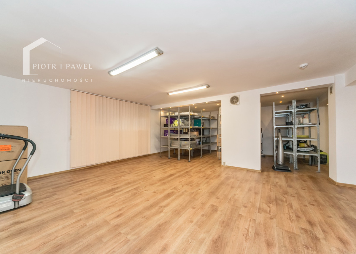 Komercyjny na sprzedaż