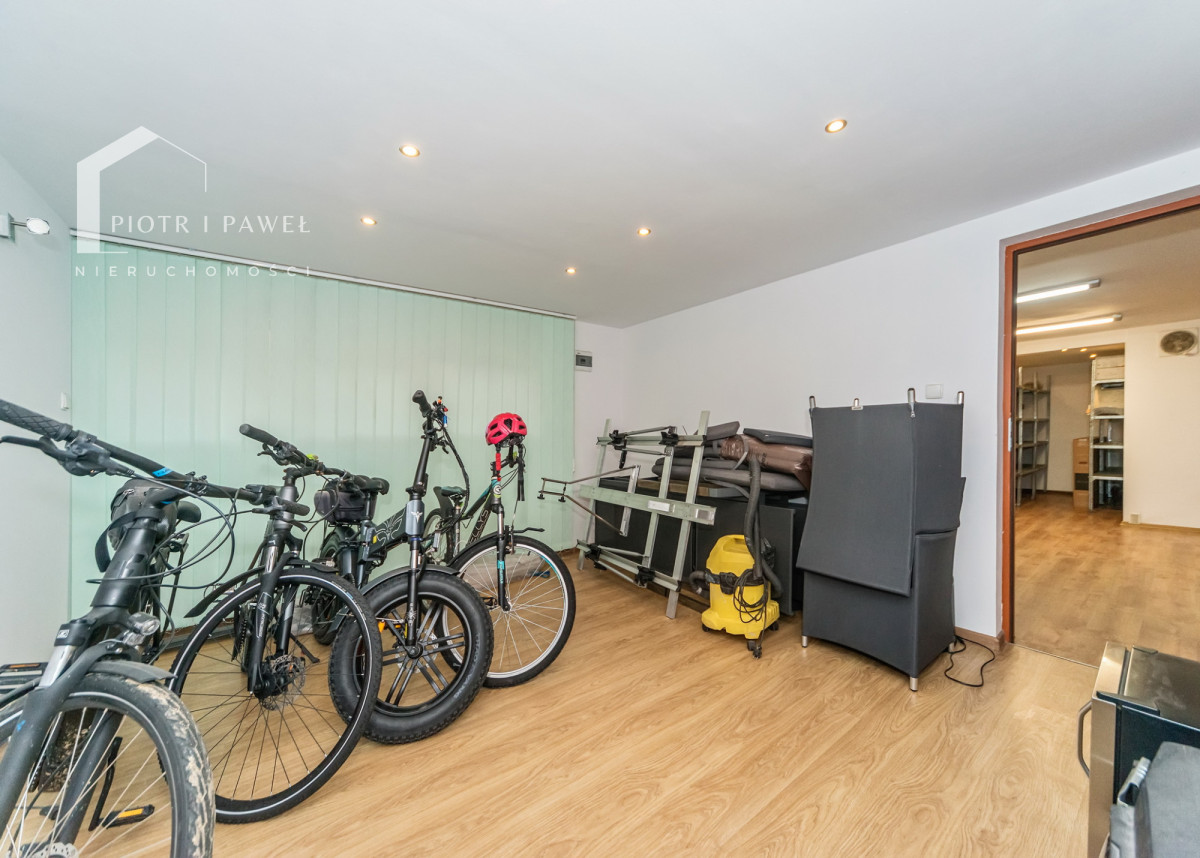 Komercyjny na sprzedaż