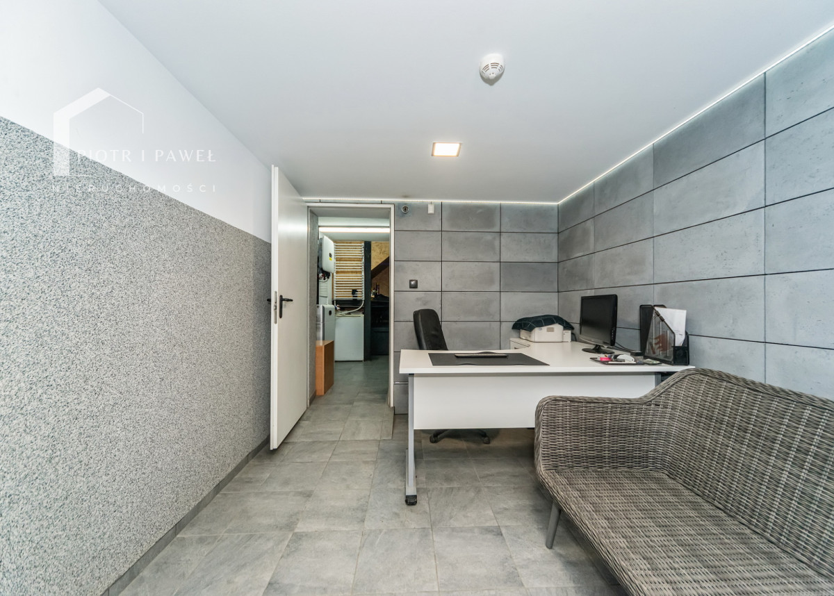 Komercyjny na sprzedaż